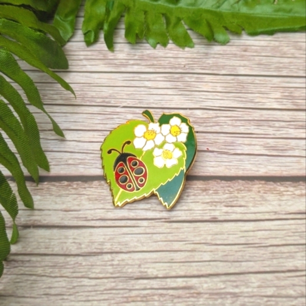 Hallmark Ladybug on Leaf Floral Green Enamel Brooch Pin